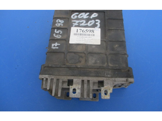 Блок управления двигателем ECU Volkswagen Golf III 1993