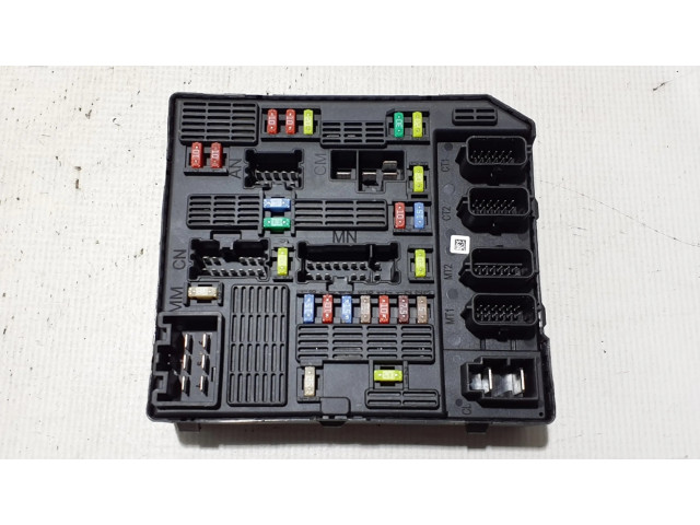 Блок предохранителей 284B60738R   Renault Latitude (L70)    