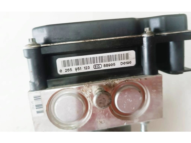 Блок АБС 0265951123, 88905D0190 Subaru Forester SH 2008 - 2013 года