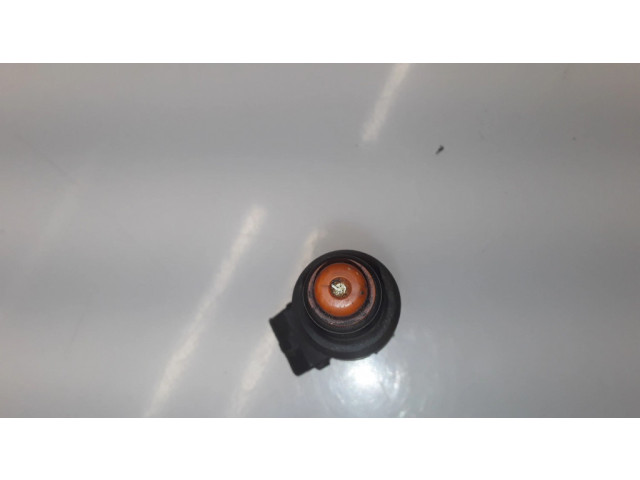 Vstřikovač 0280150441, 077133551G Audi A8 S8 D2 4D pro benzínový motor 4.2