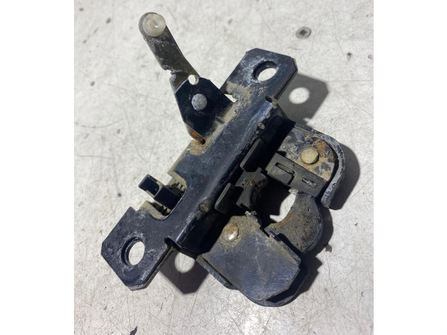 Замок багажника     Volkswagen Golf IV 1998 - 2005 года