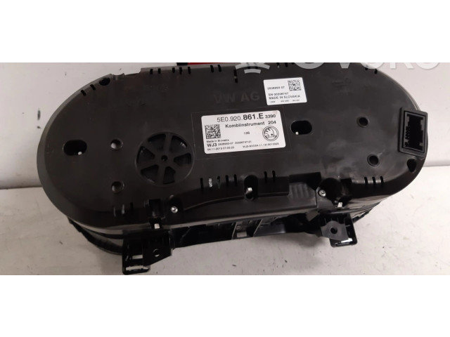 Панель приборов 5E0920861E Skoda Octavia Mk3 (5E)