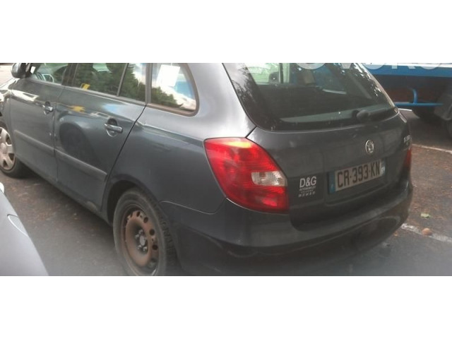 Зеркало электрическое Skoda Fabia Mk2 (5J) 2007 - 2014 года