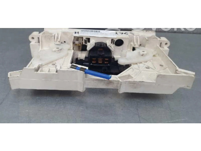 Блок управления климат-контролем Mitsubishi Space Wagon