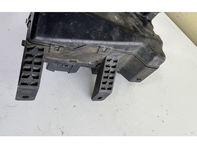 Pojistková skříňka MR337785, G8C255M Mitsubishi Pajero 2003