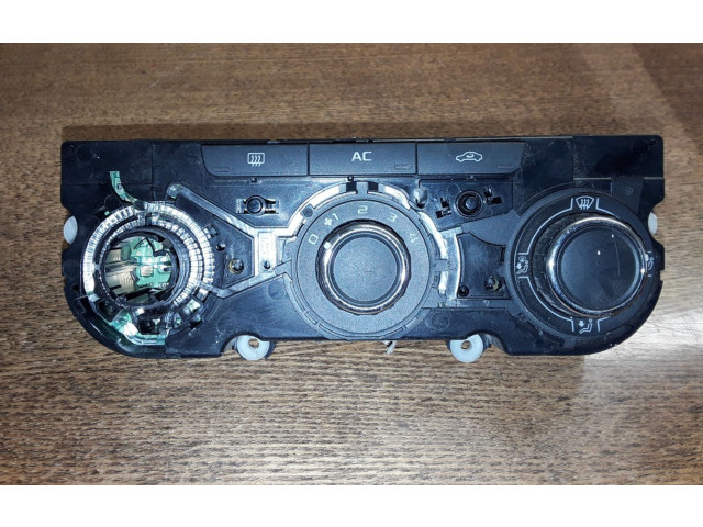 Блок управления климат-контролем 3T0820047AB, 3T0820047   Skoda Octavia Mk2 (1Z)