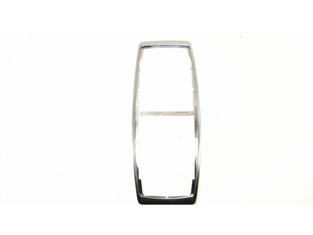 Другая деталь салона