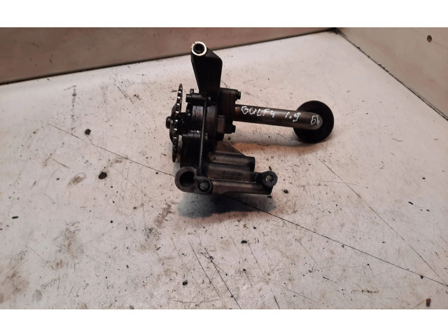 Масляный насос   06A115105, 670815552  Volkswagen Golf IV 