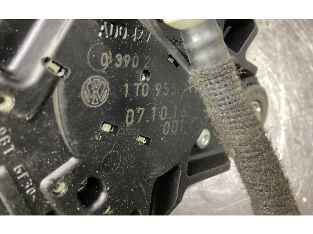 Моторчик заднего дворника 0390201, 1T0955711C Volkswagen Caddy