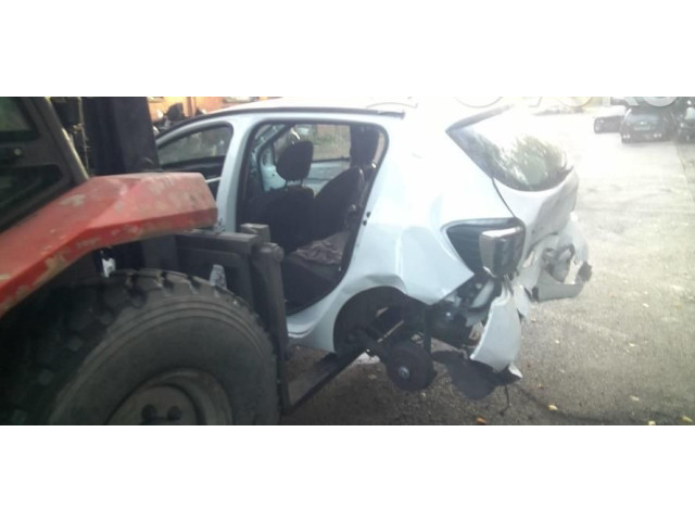 Генератор 231005933R Dacia Sandero