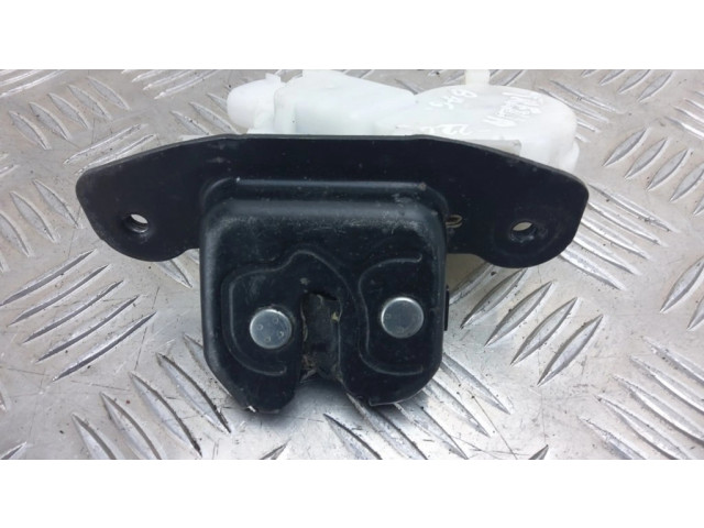 Zámek zadních dveří Subaru Trezia 2011