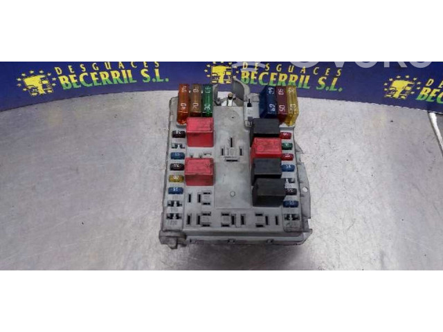 Pojistková skříňka Řídící jednotka BSM 8200029342 Renault Megane I 2001