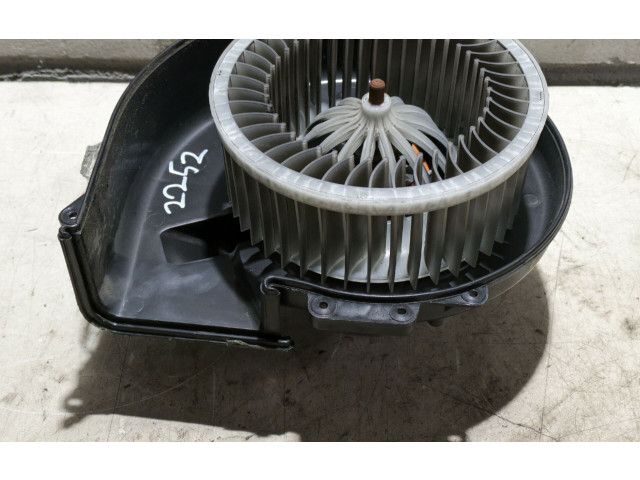 Вентилятор радиатора 6R1819015 Skoda Rapid (NH)