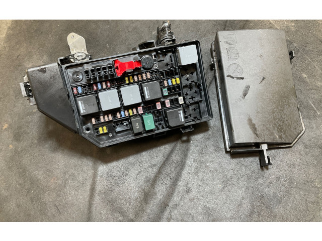 Блок предохранителей 32359479 Volvo XC40