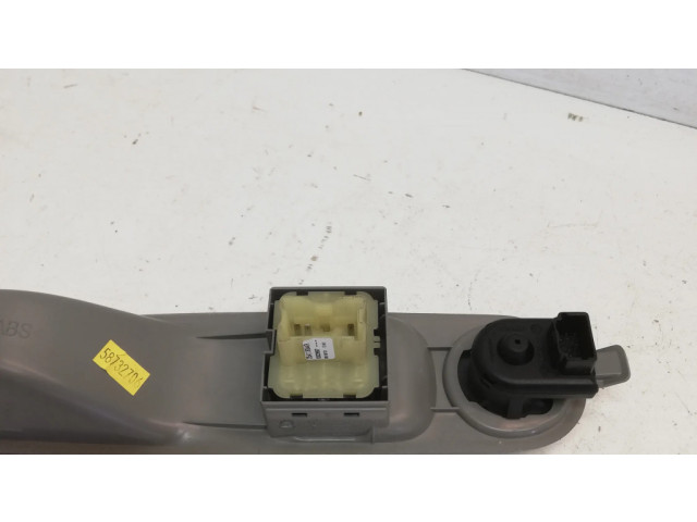 Включатель электрических окон