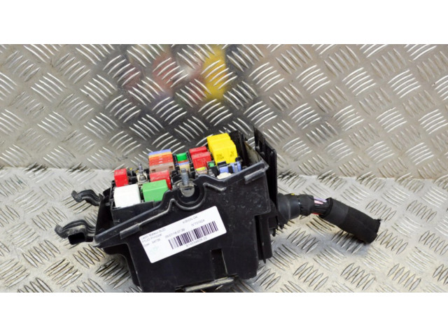 Блок предохранителей A006C801, 9804846880 Opel Grandland X