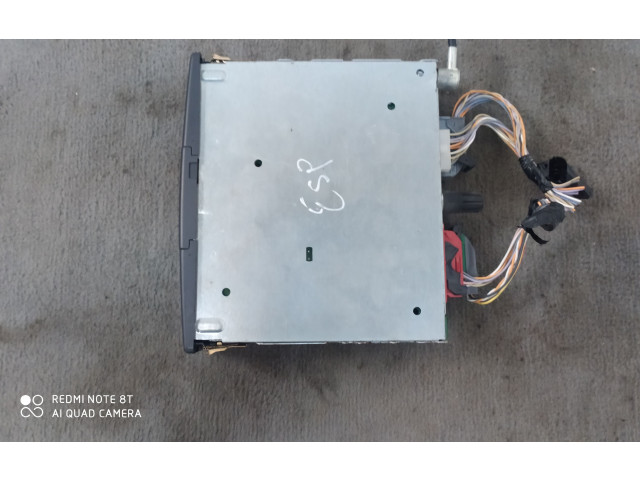 Радио/ проигрыватель CD/DVD / навигация