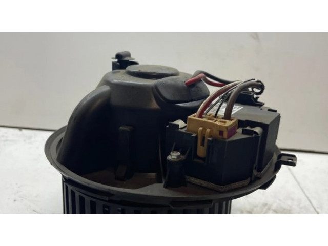 Вентилятор печки    F995426Q   Volkswagen Touran I