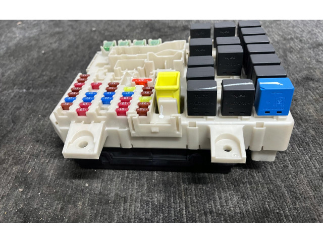 Блок предохранителей  8565A174   Mitsubishi Colt    