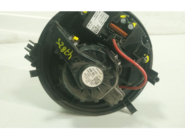 Вентилятор печки 5WB819015, 5WB819015 Volkswagen Golf SportWagen