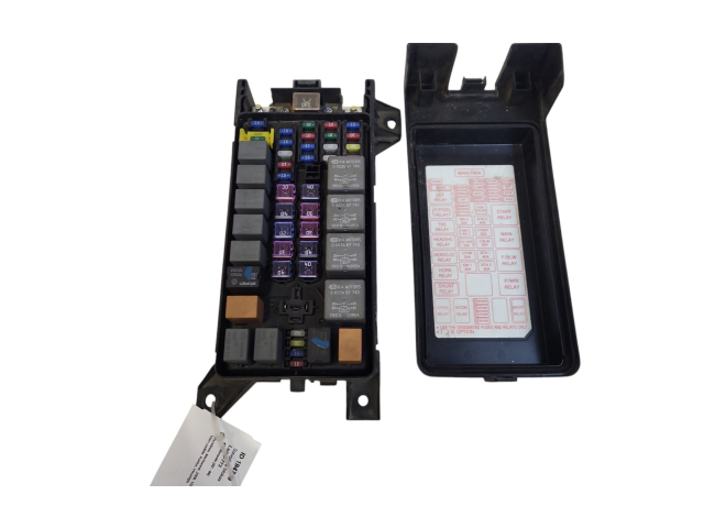 Блок предохранителей 911613E011 KIA Sorento