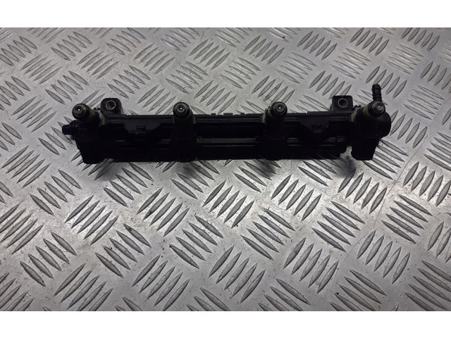 Топливная рампа 036133319AE   Skoda Fabia Mk1 (6Y)  