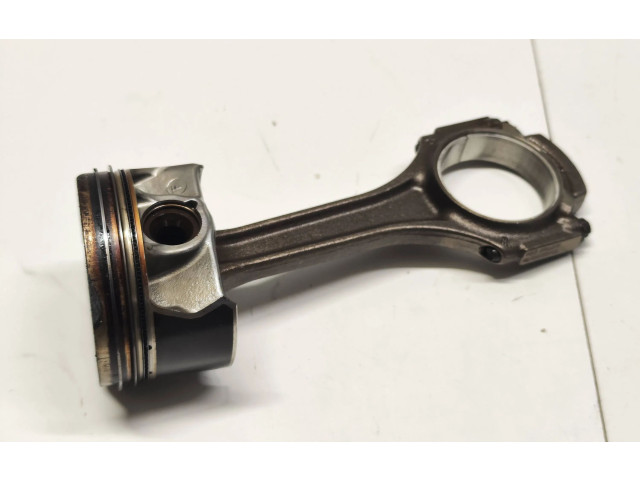 Píst EH220518, A17700Q06 Mercedes-Benz C AMG W205