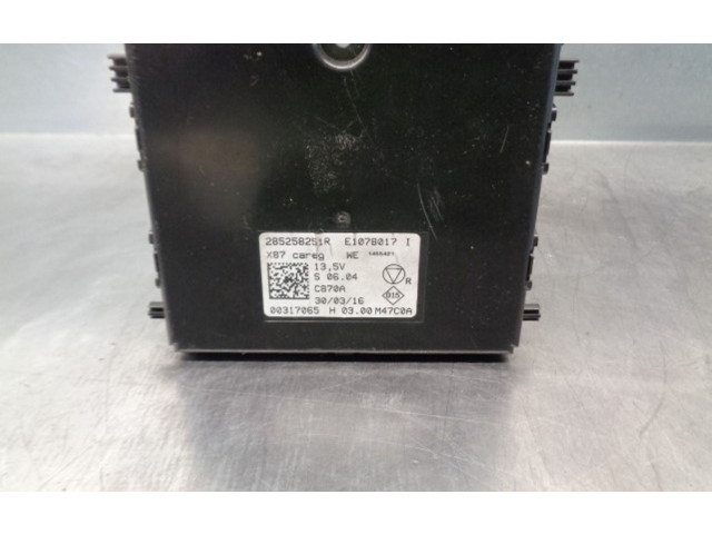 Блок управления климат-контролем 285258251R, E1078017I Renault Captur