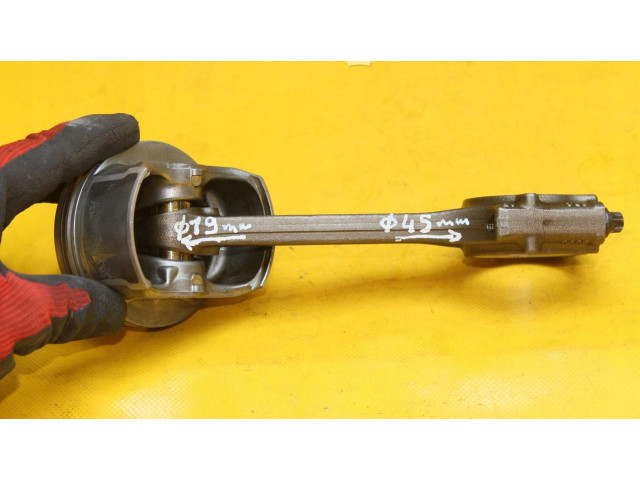  Поршень с шатуном    Volkswagen Golf VI  