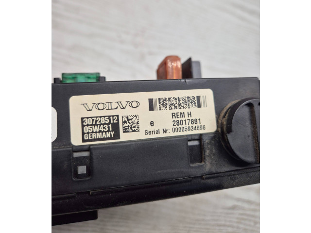 Блок предохранителей 28017881, 00005934896   Volvo V70    