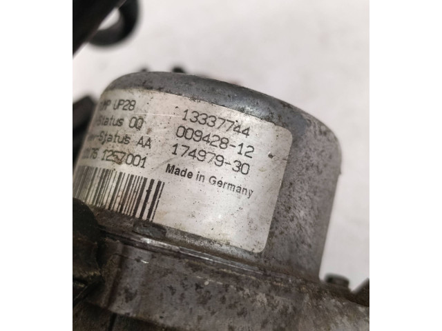 Вакуумный насос    13337744, 00942812   Opel Meriva B