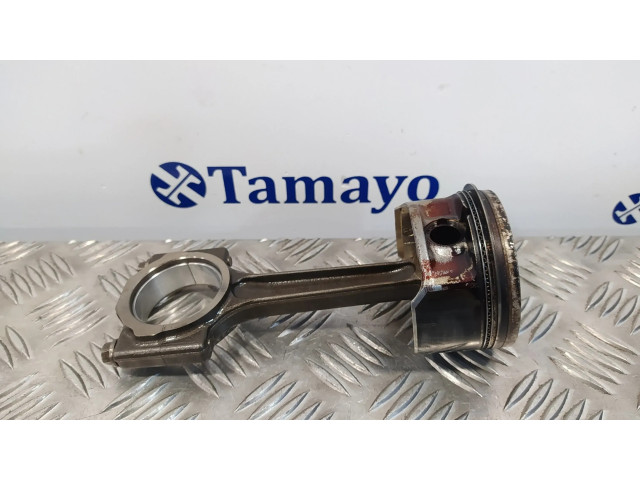  Поршень с шатуном W10B16D 04777716AA  Mini One - Cooper R50 - 53  1.6