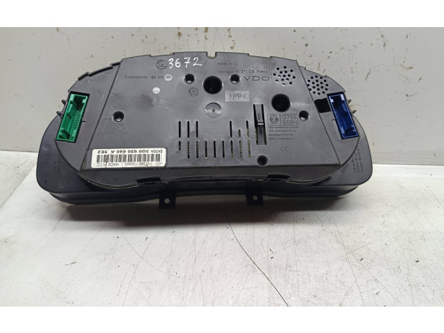 Панель приборов 3U0920840A, 110080115 Skoda Superb B5 (3U)