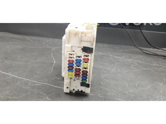 Pojistková skříňka 82730-53022 Lexus 220D-250-350 2002