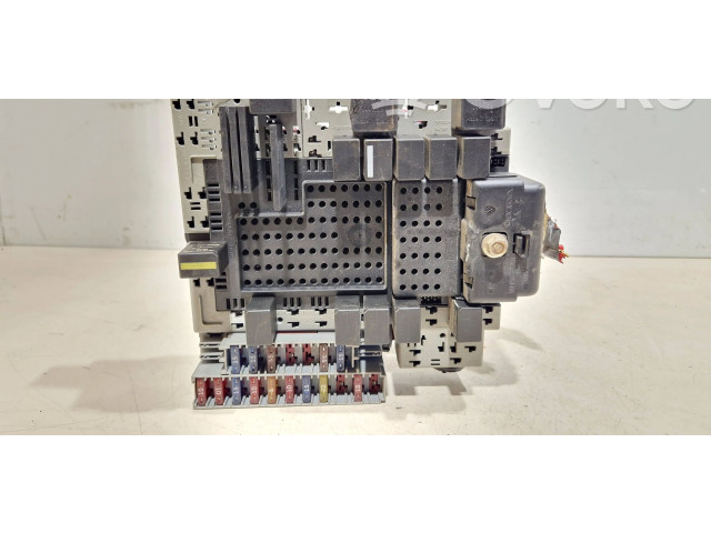 Блок предохранителей 9401802 Volvo V70