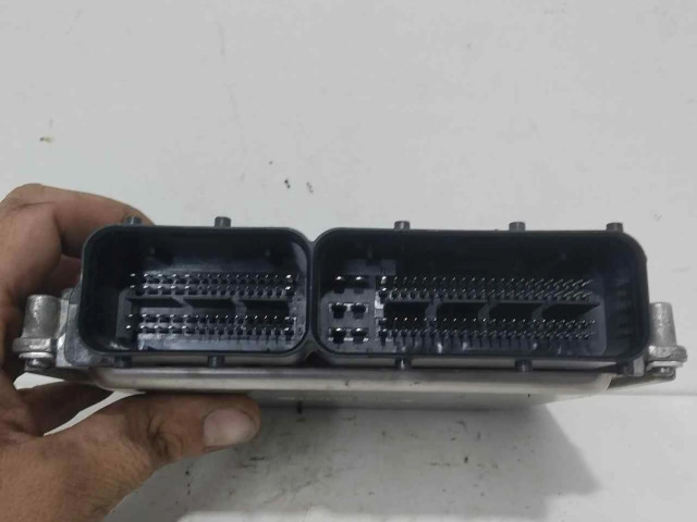 Блок управления двигателя 04B907445 Skoda Rapid (NH)