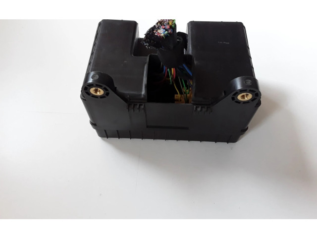 Блок предохранителей 8210E08725   SsangYong Rexton    