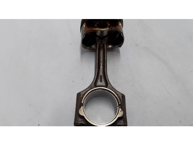  Поршень с шатуном  30637671  Volvo XC90 для бензинового двигателя 3.2