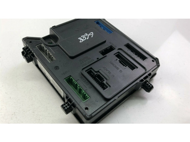 Блок управления 284B17715R, G688 Renault Megane III