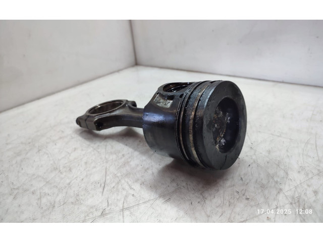  Поршень с шатуном 224DT   Land Rover Freelander 2 - LR2  