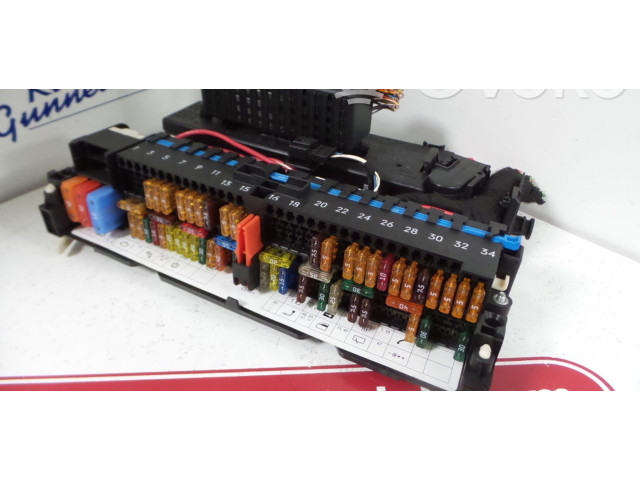 Блок предохранителей 61138364530, 8364530   BMW X3 E83    