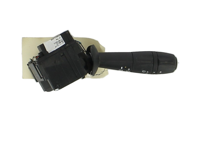 Ручка стеклоочистителей 8201168013 Renault Clio IV