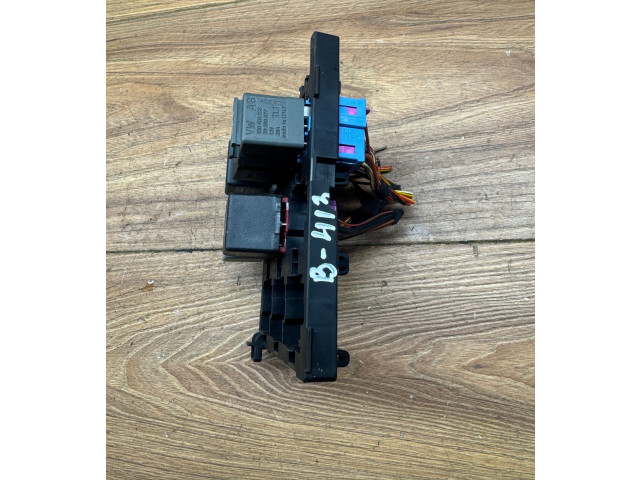   Pojistková skříňka 1T1937503A   Volkswagen Caddy 2011