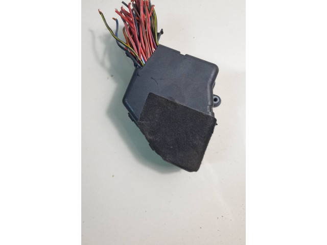 Блок предохранителей  8D2941824   Audi A8 S8 D3 4E    