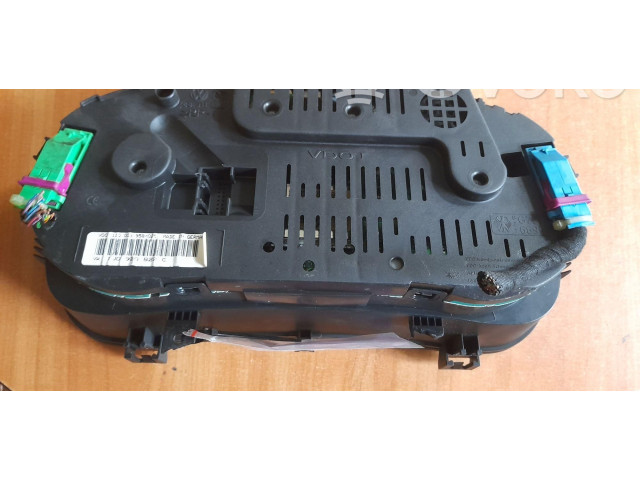 Панель приборов 1J0920822C   Volkswagen Bora       