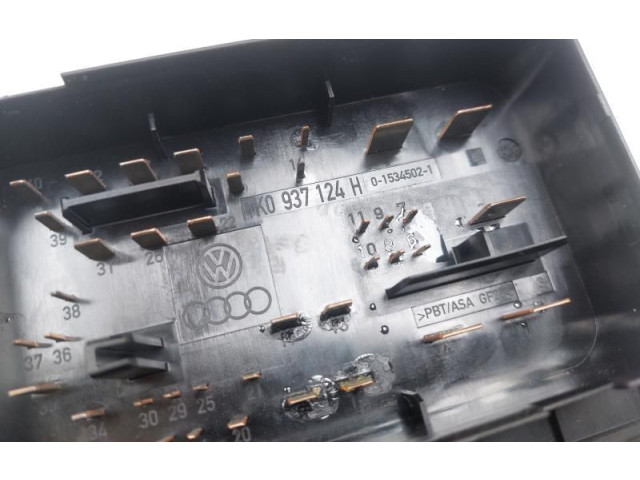 Блок предохранителей 1K0937124H, 1K0937124H Audi A3 S3 8P