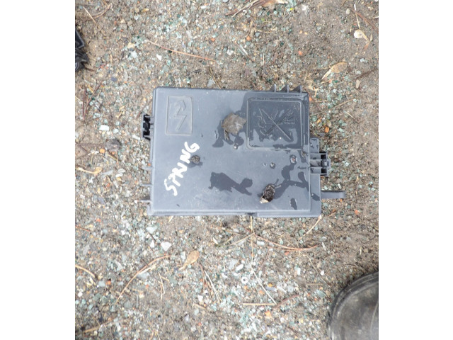 Блок предохранителей     Dacia Spring    