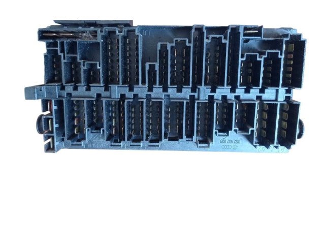 Блок предохранителей 357937039 Volkswagen Golf III