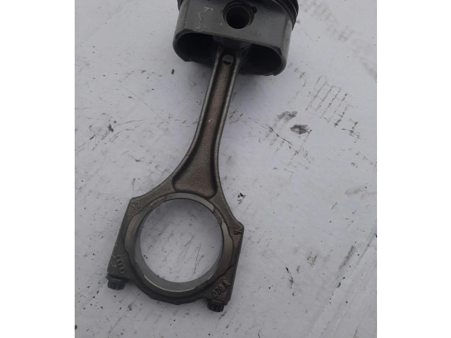 Píst KRB3   Audi A8 S8 D3 4E     