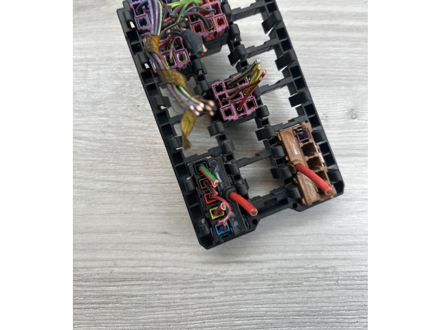 Pojistková skříňka 4A0937503A Audi A6 S6 C4 4A 1995